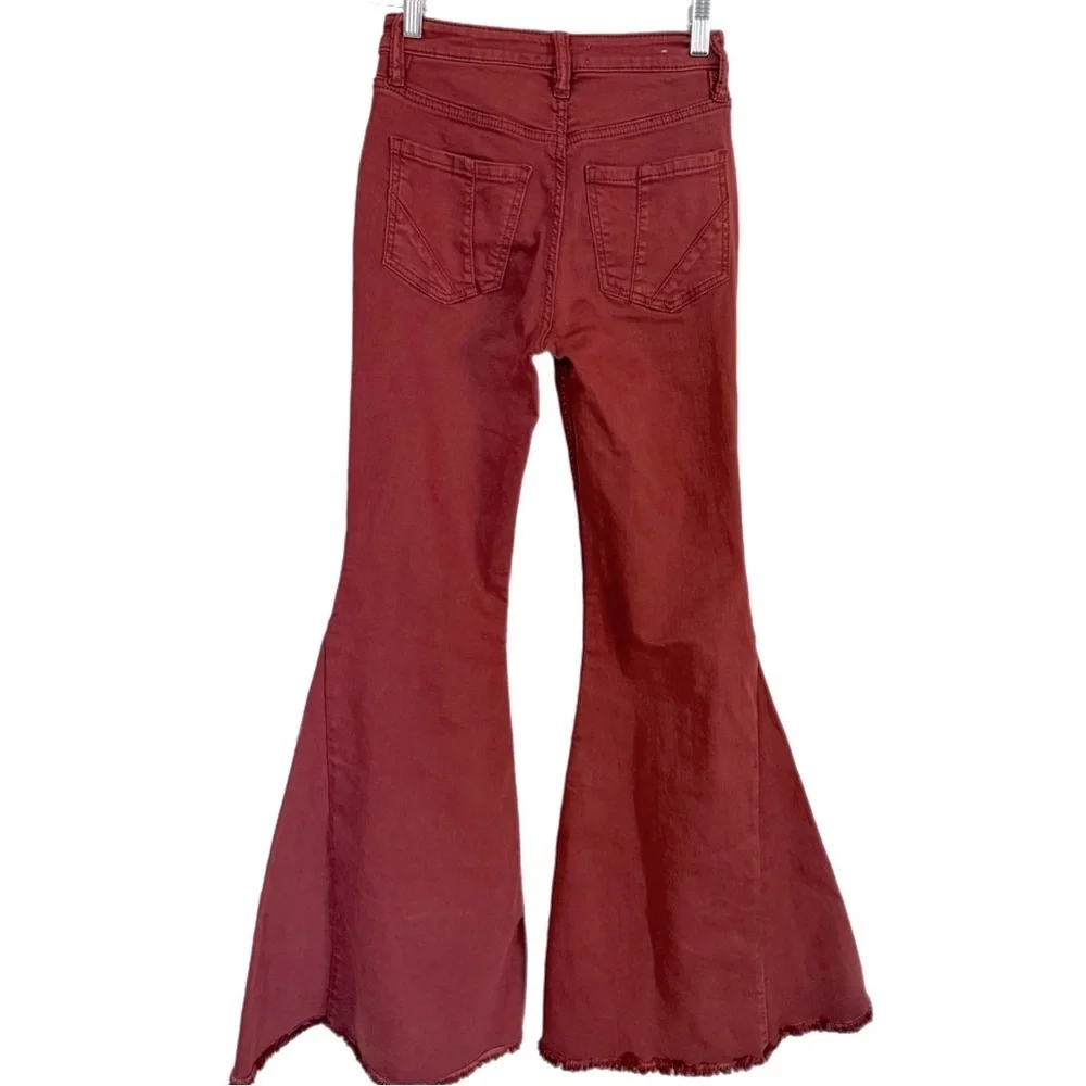 NWOT Shyanne High Rise Stretch Super Flare Jeans in Brick Red Size 26 - Picture 8 of 12